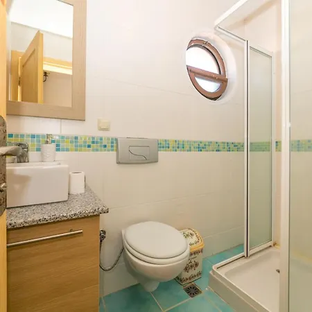 Armut Villa *
